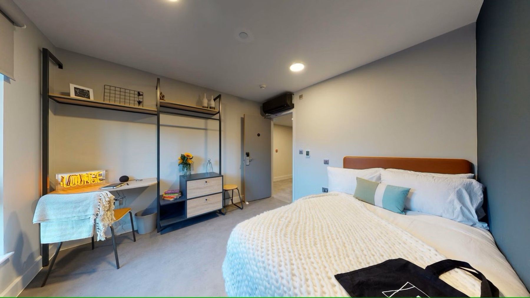 Townhouse Room
